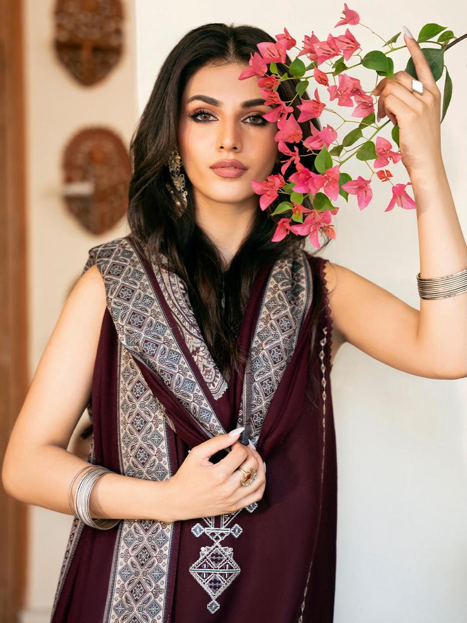 Izal Dhanak Full Heavy Embroidered 3Pc