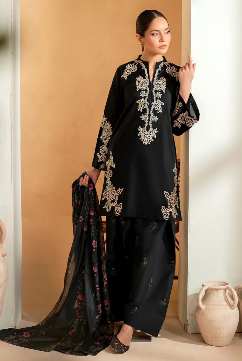 Lawn Embroidered 3Piece CODE 1015