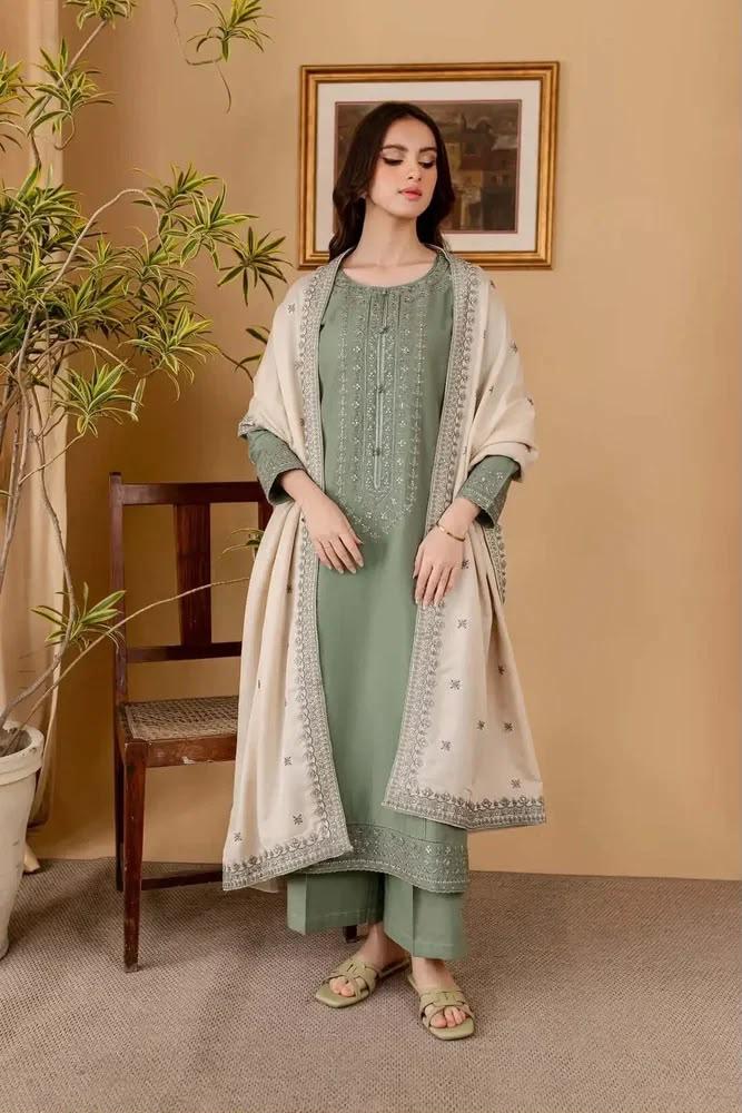 Nakoosh Dhanak Full Heavy Embroidered 3Pc