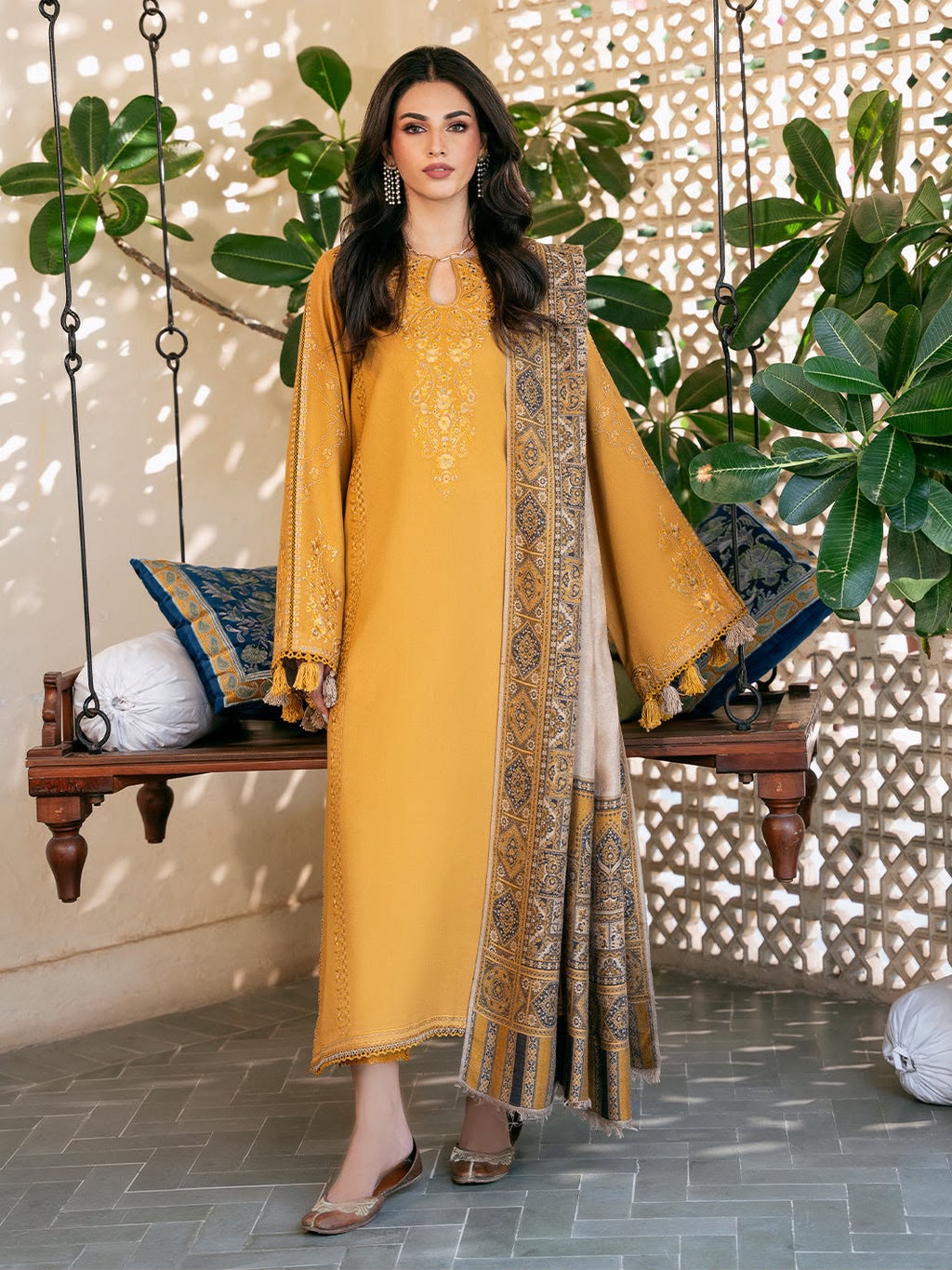 Izal Dhanak Full Heavy Embroidered 3Pc