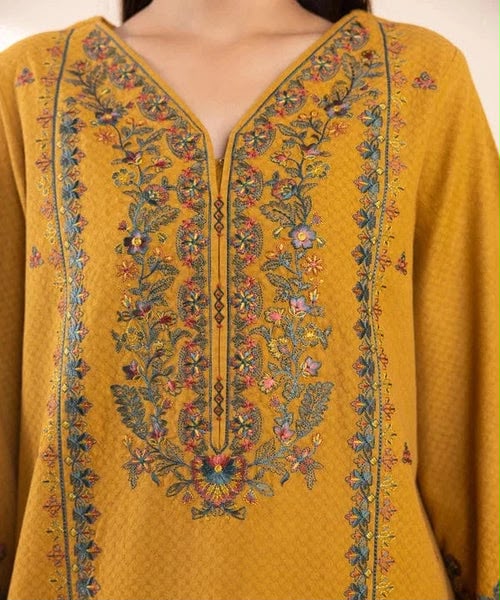 Sapphire Dhanak Full Heavy Embroidered 3Pc