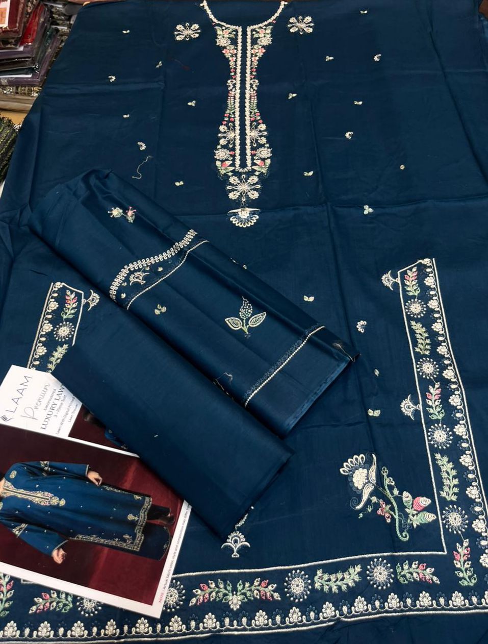 Lawn Embroidered 2Piece CODE 910