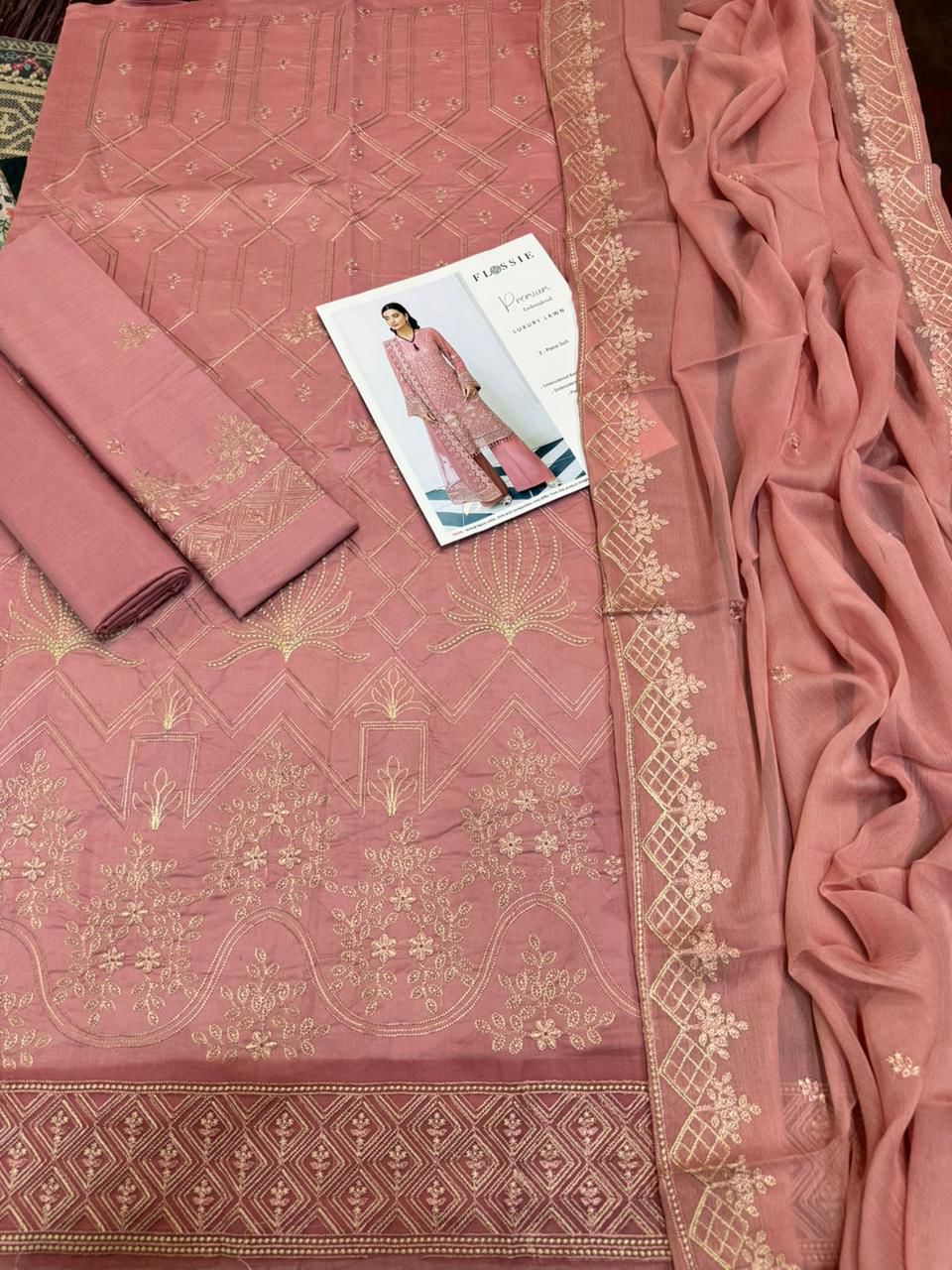 Lawn Embroidered 3Piece CODE 1027