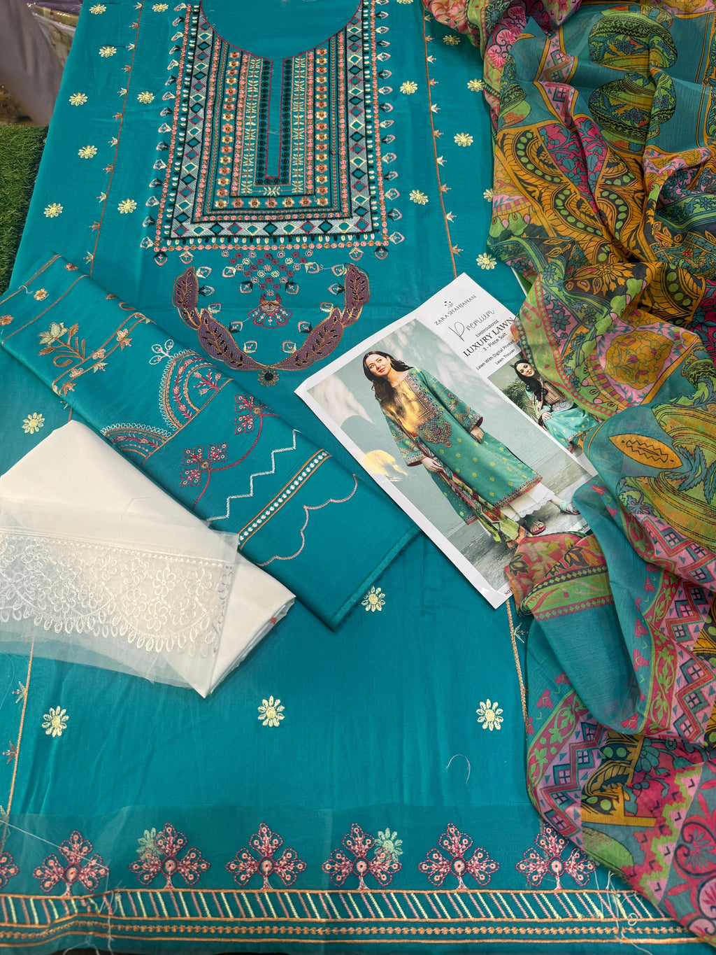 Lawn Embroidered 3Piece CODE 1043