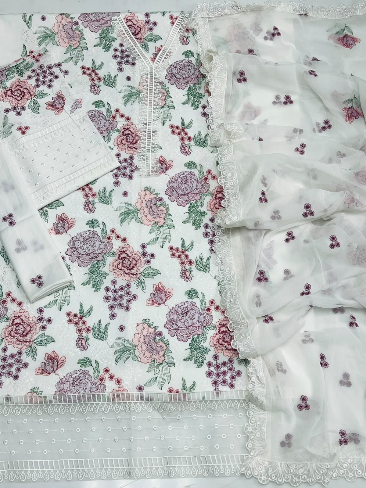 Lawn Embroidered 3Piece CODE 1071