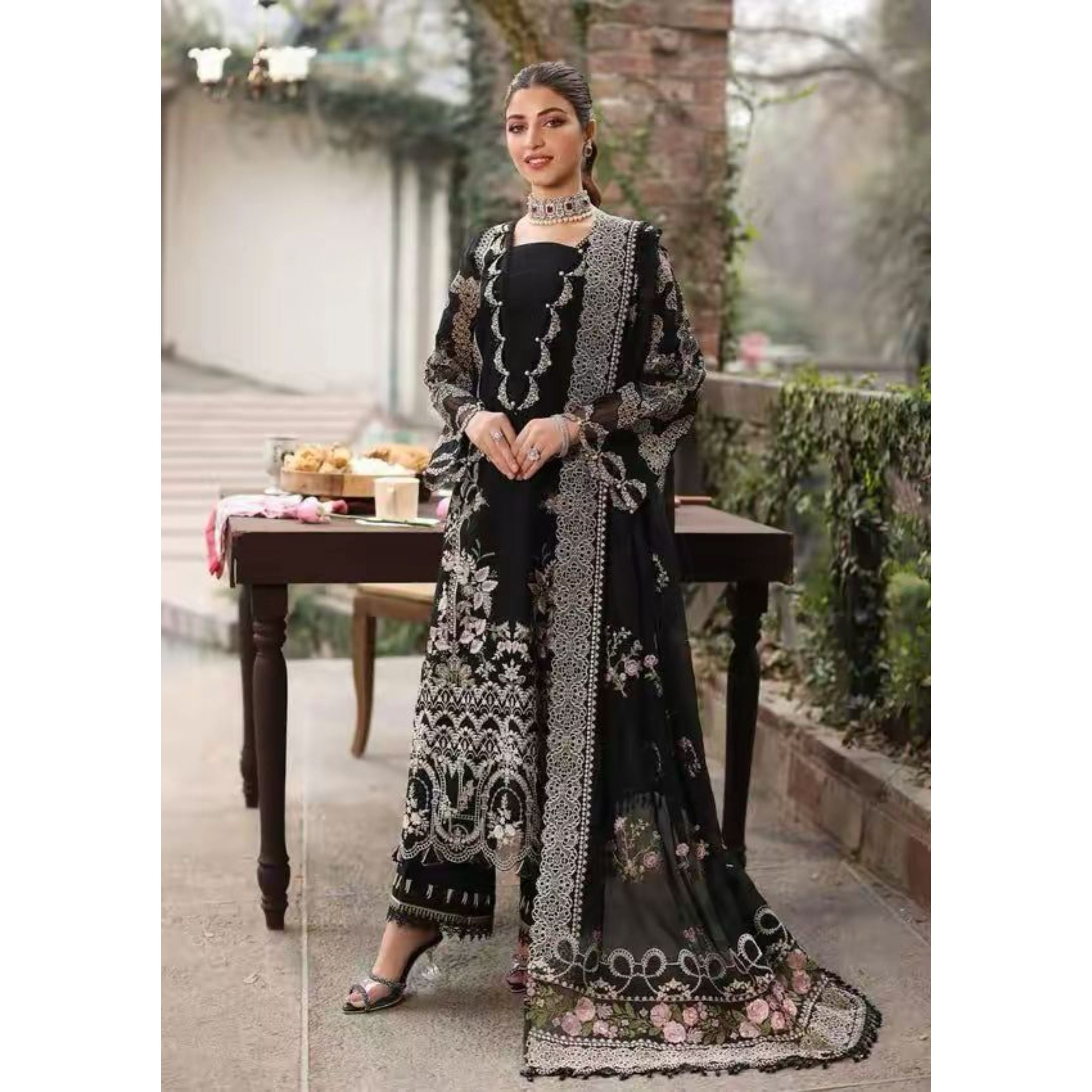 Lawn Embroidered 3Piece CODE 1023