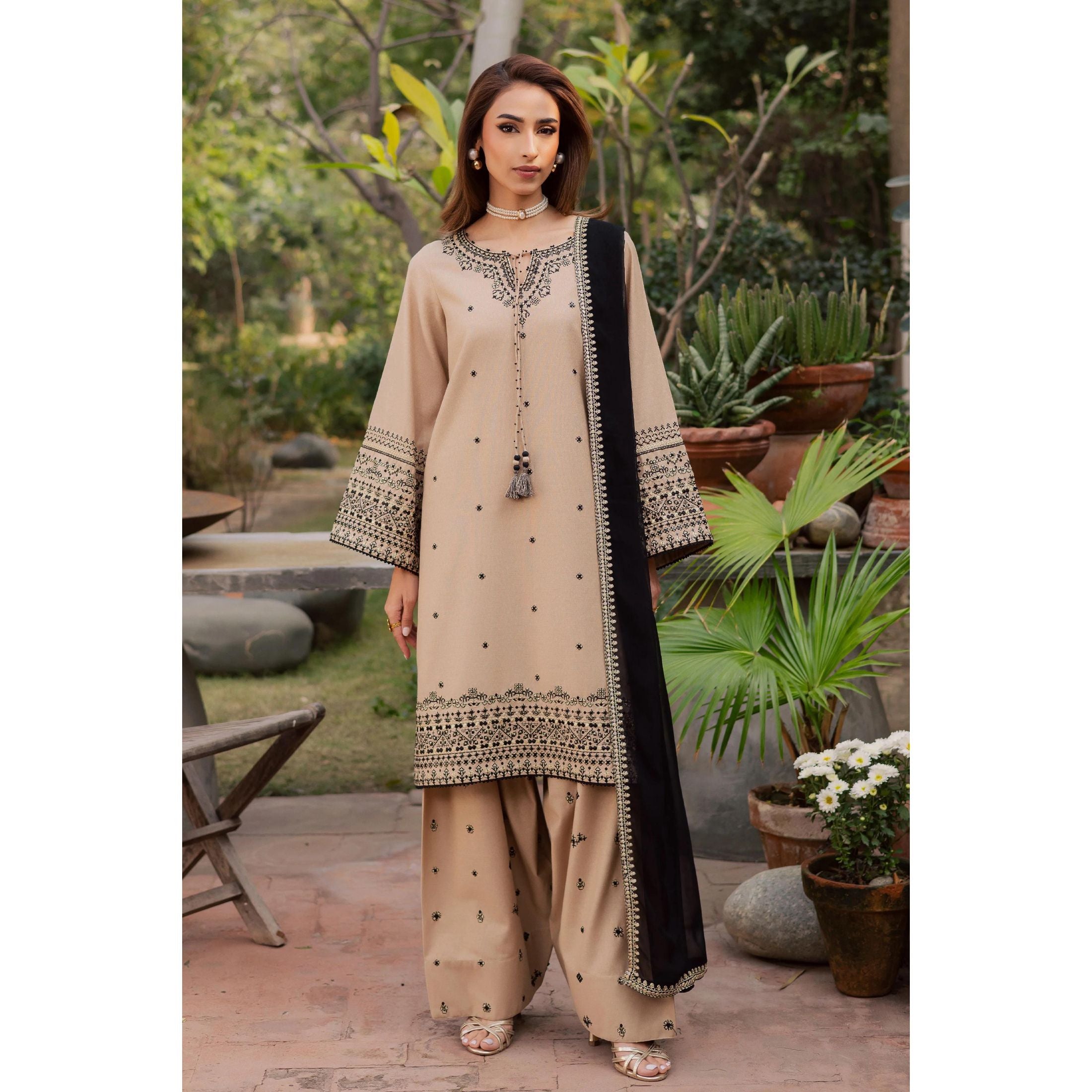 Lawn Embroidered 3Piece CODE 1040