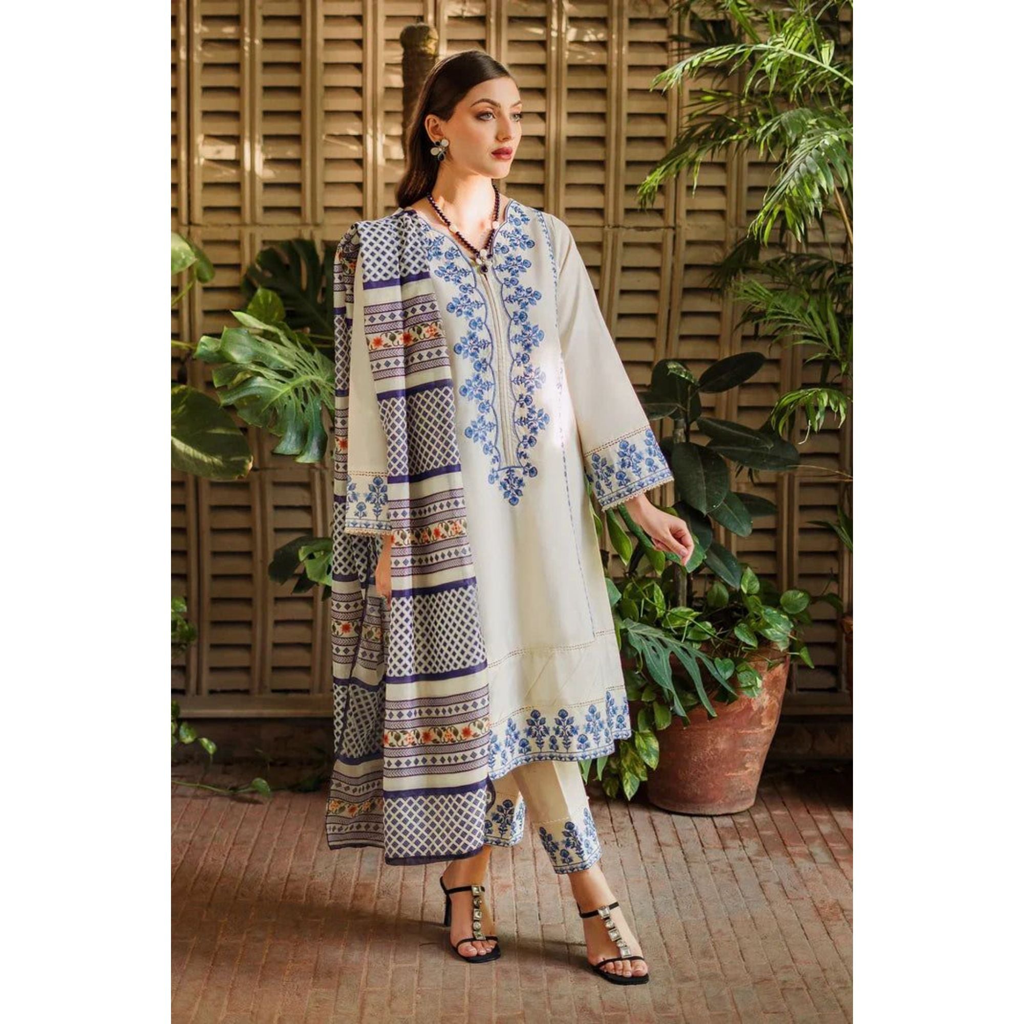 Lawn Embroidered 3Piece CODE 1062