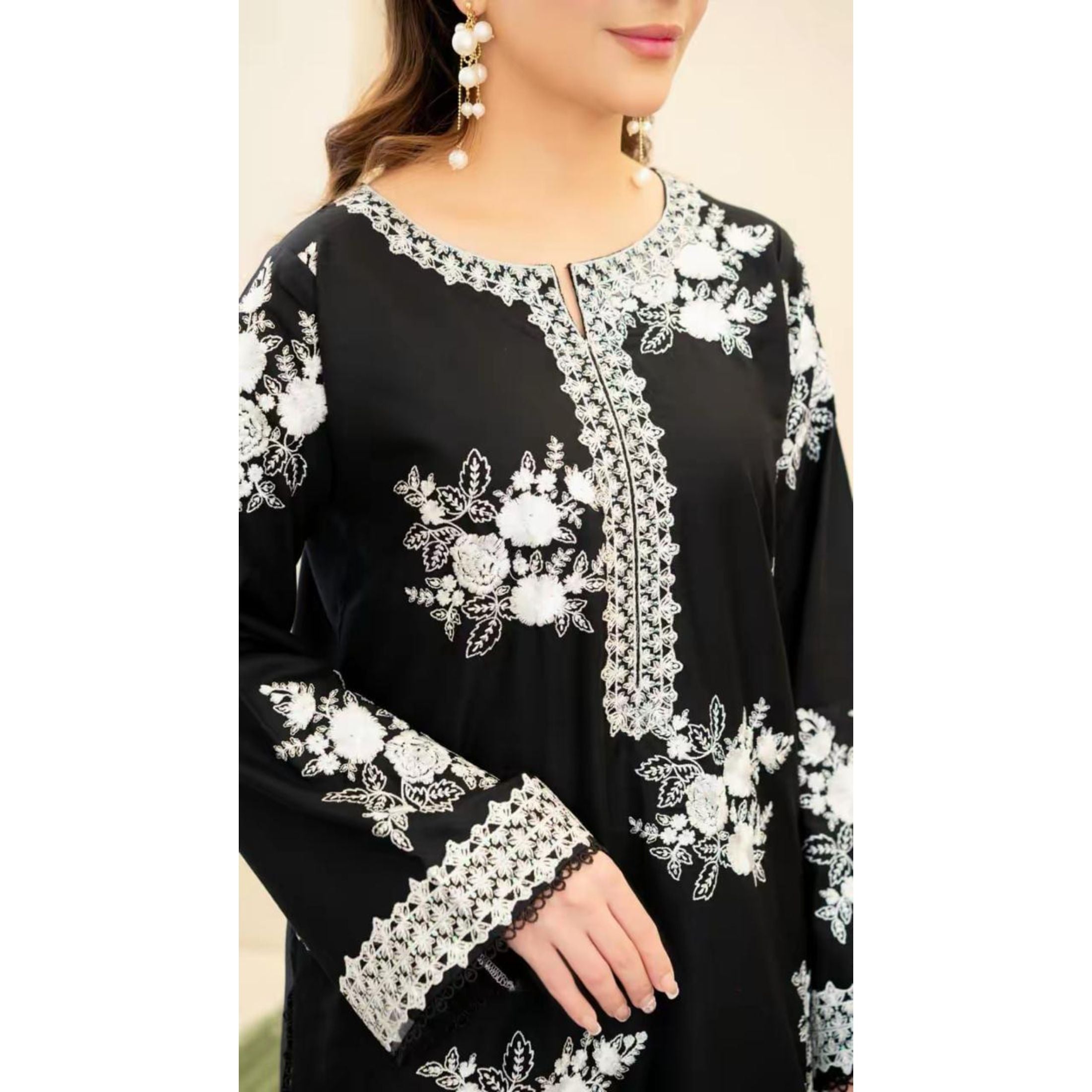 Lawn Embroidered 3Piece CODE 1022