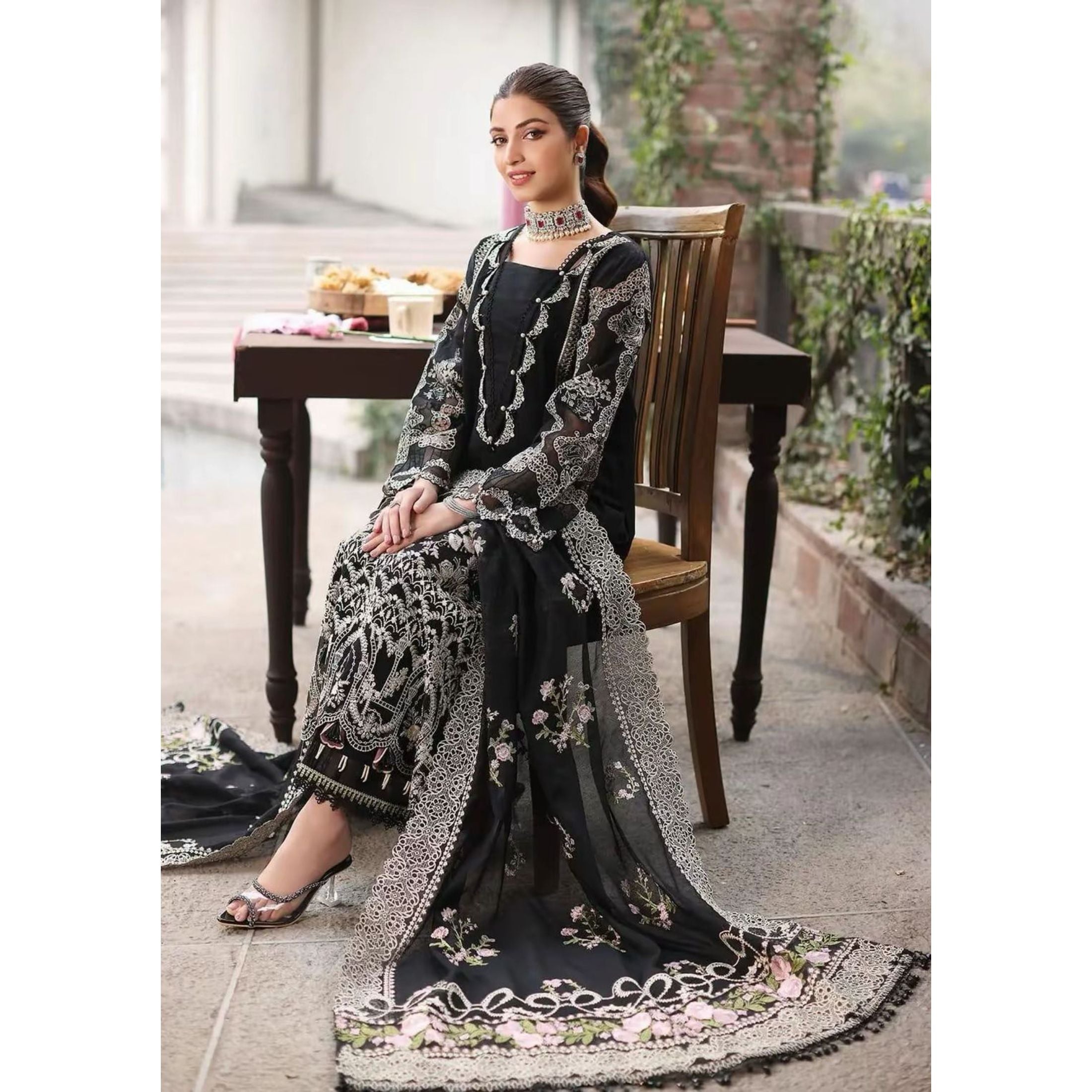 Lawn Embroidered 3Piece CODE 1023