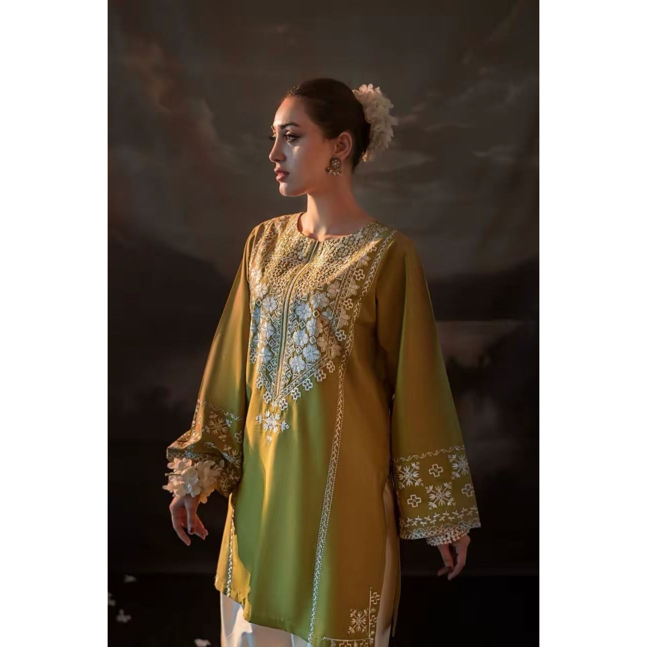 Lawn Embroidered 2Piece CODE 907