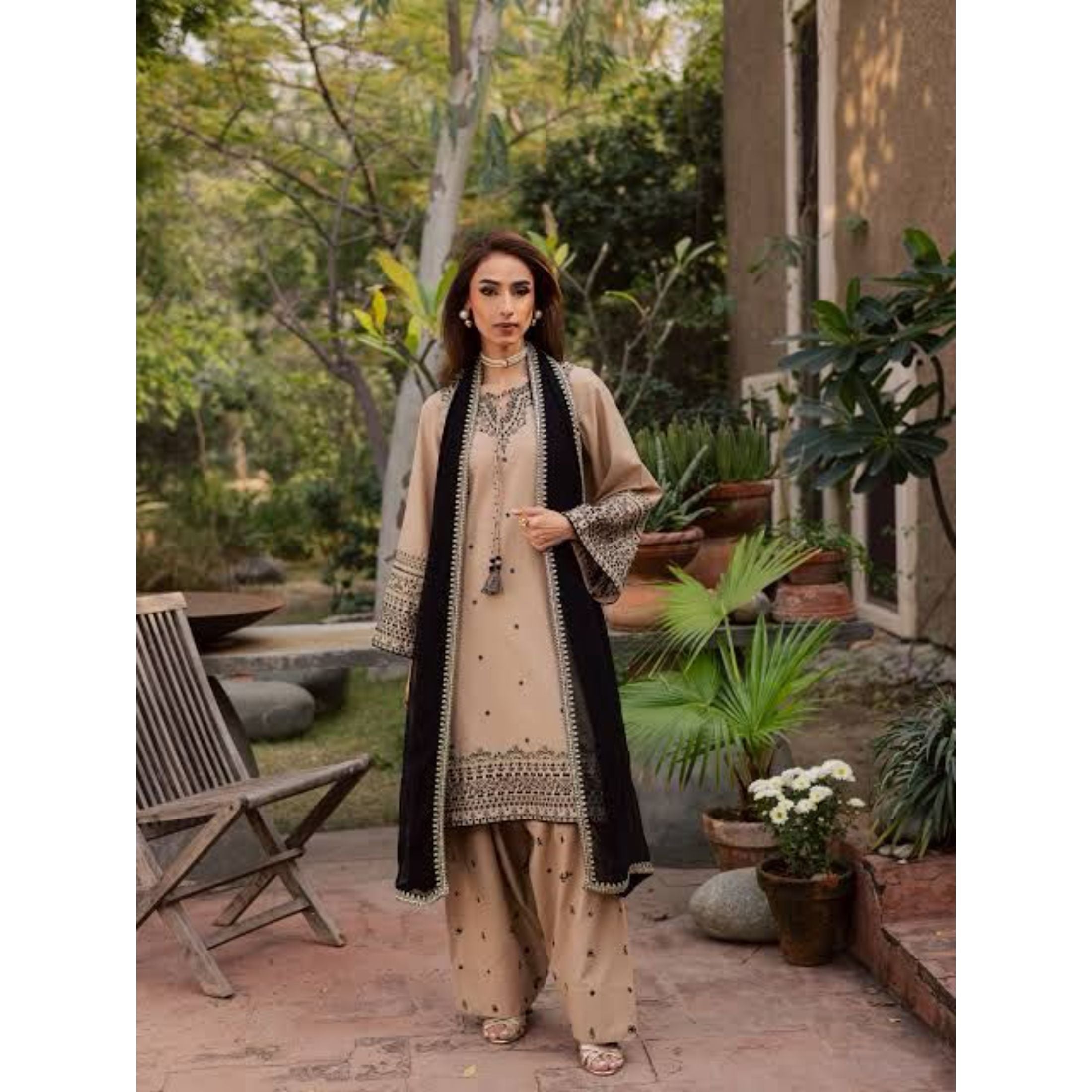 Lawn Embroidered 3Piece CODE 1040