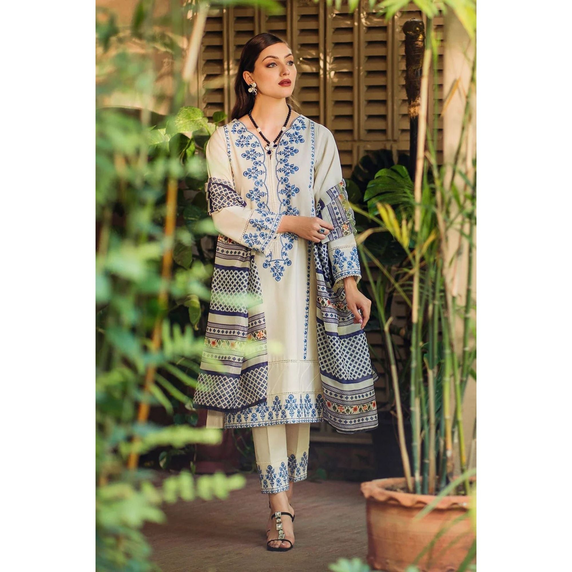 Lawn Embroidered 3Piece CODE 1062