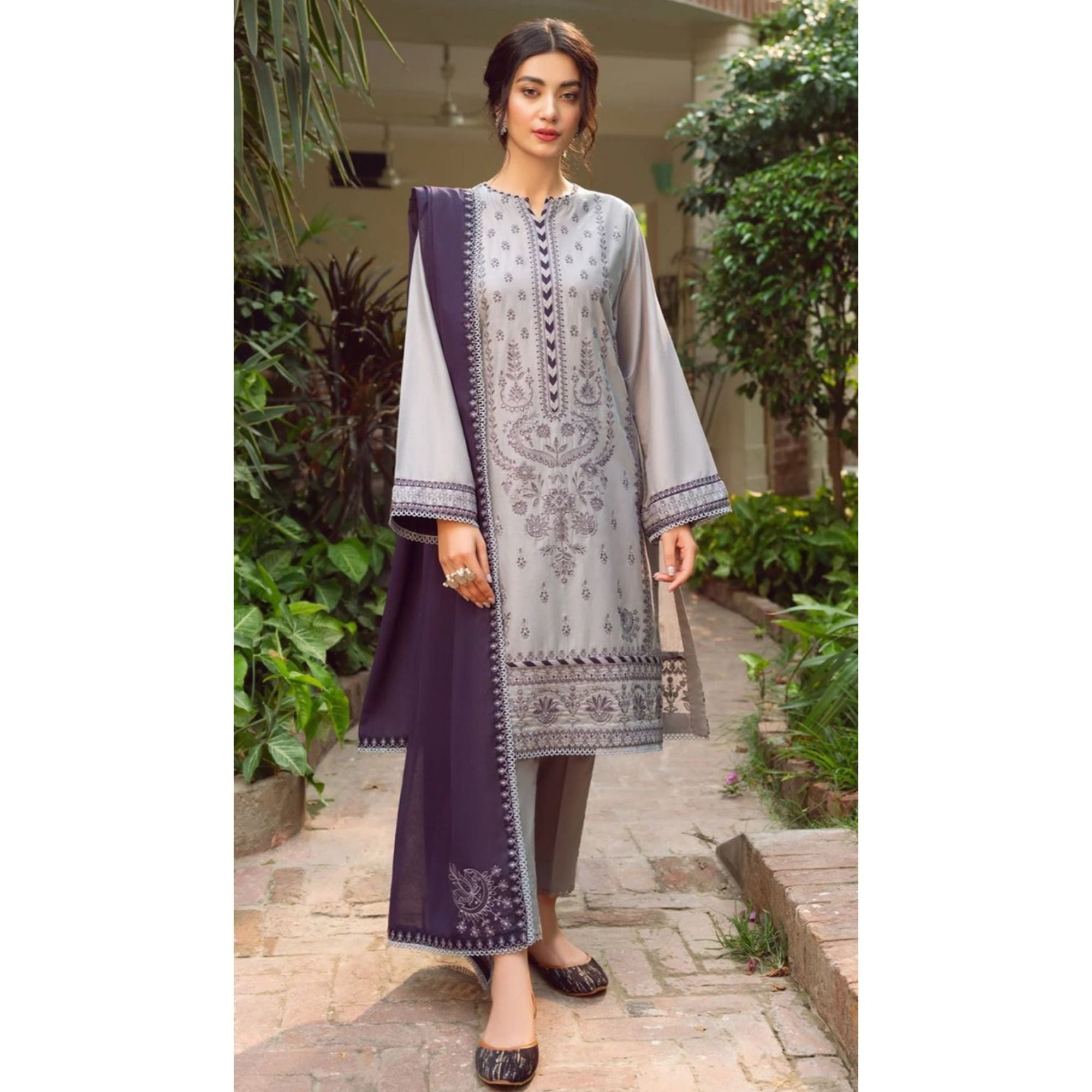 Lawn Embroidered 3Piece CODE 1063